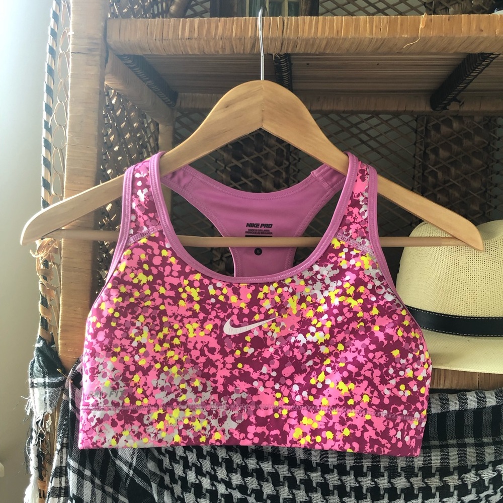 Nike pro sports bra
